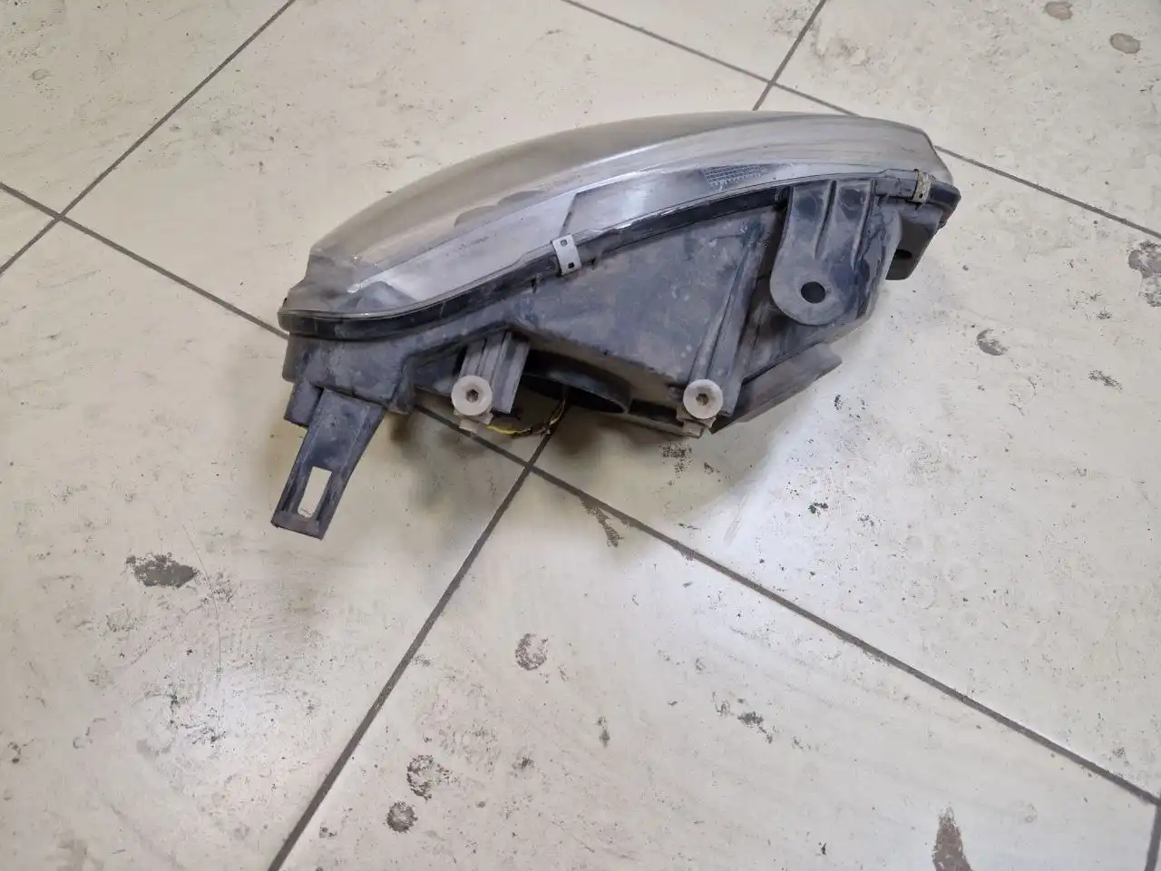 Продажа фар для автомобилей