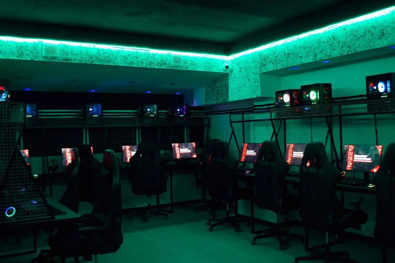 Открытие компьютерного клуба «Бункер»