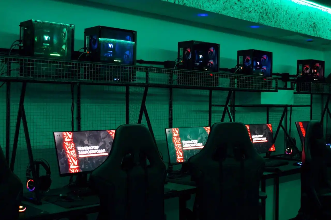 Открытие компьютерного клуба «Бункер»