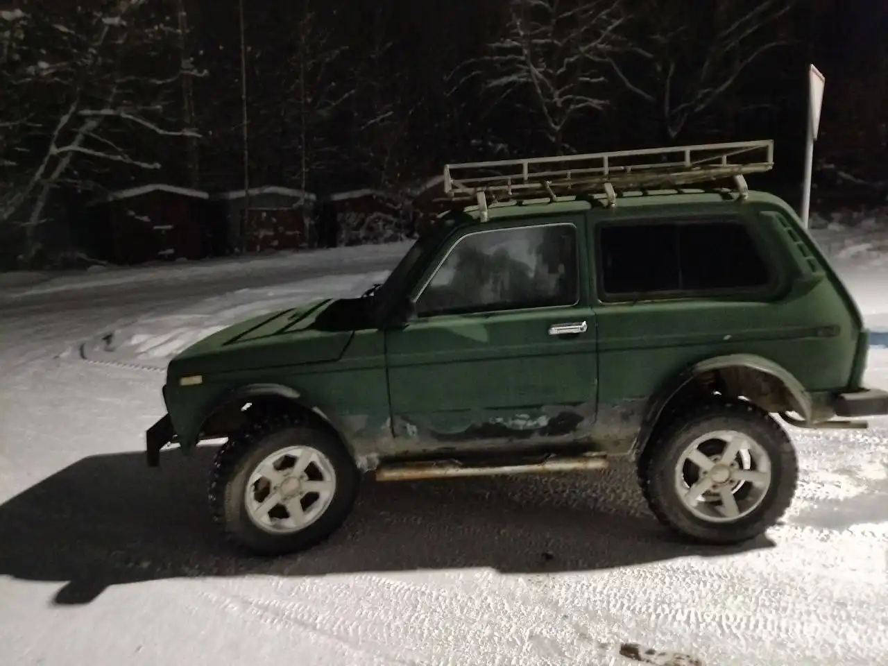 Продажа автомобиля Нива 2000 года