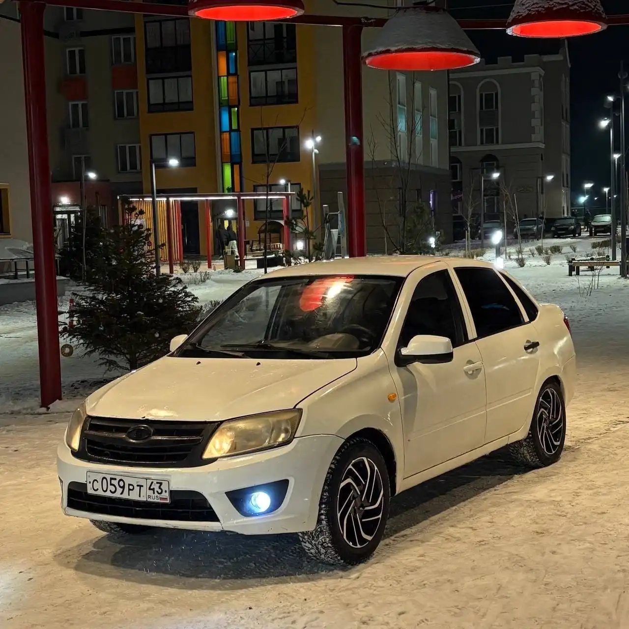 Автомобиль Эур 2012 года