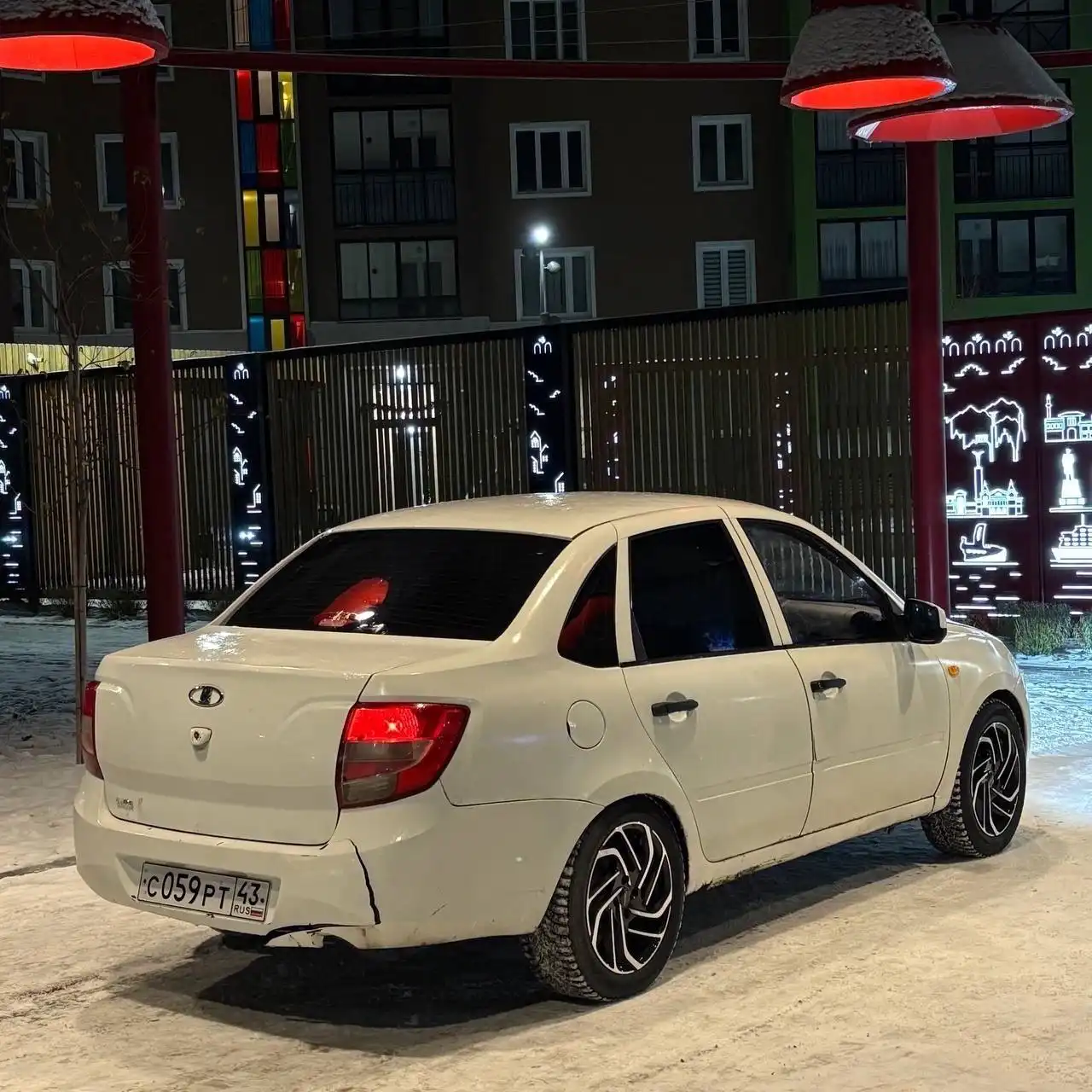 Автомобиль Эур 2012 года