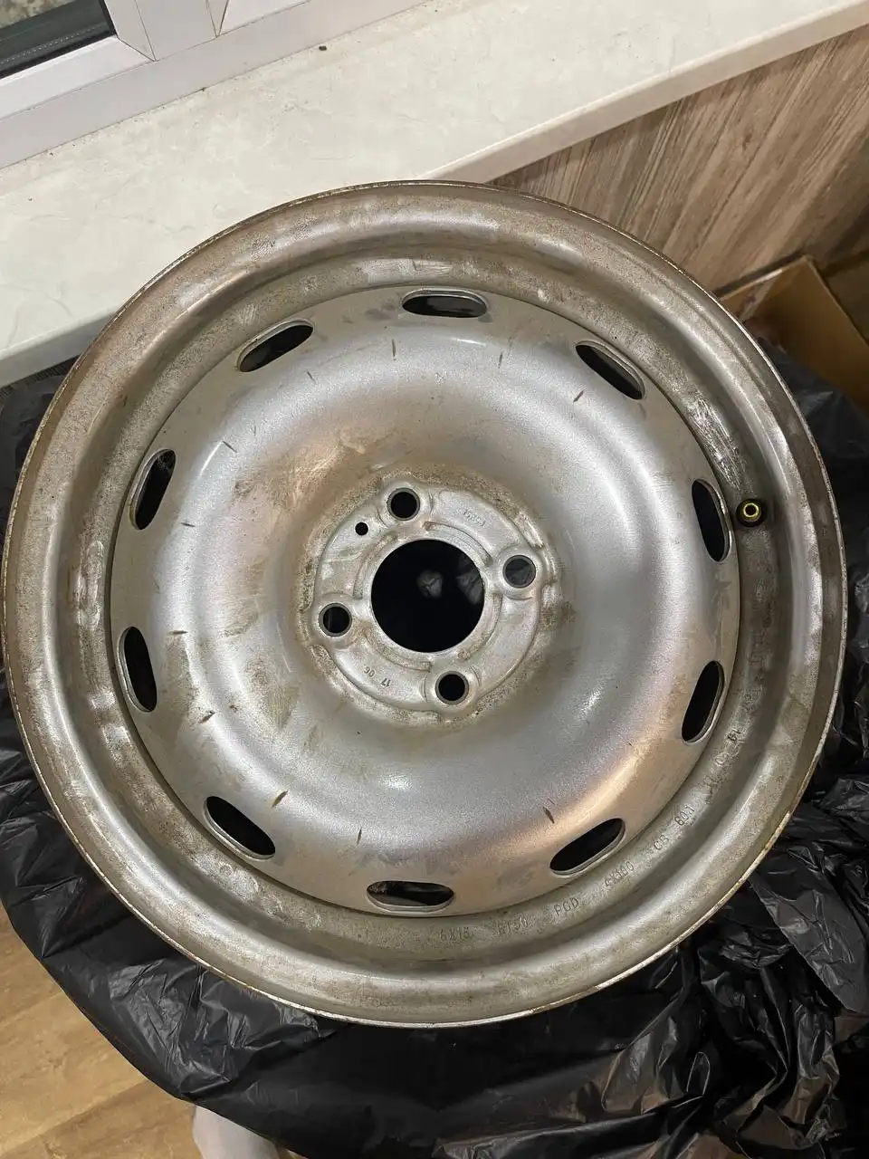 Продажа 15-дюймовых штампов и резины