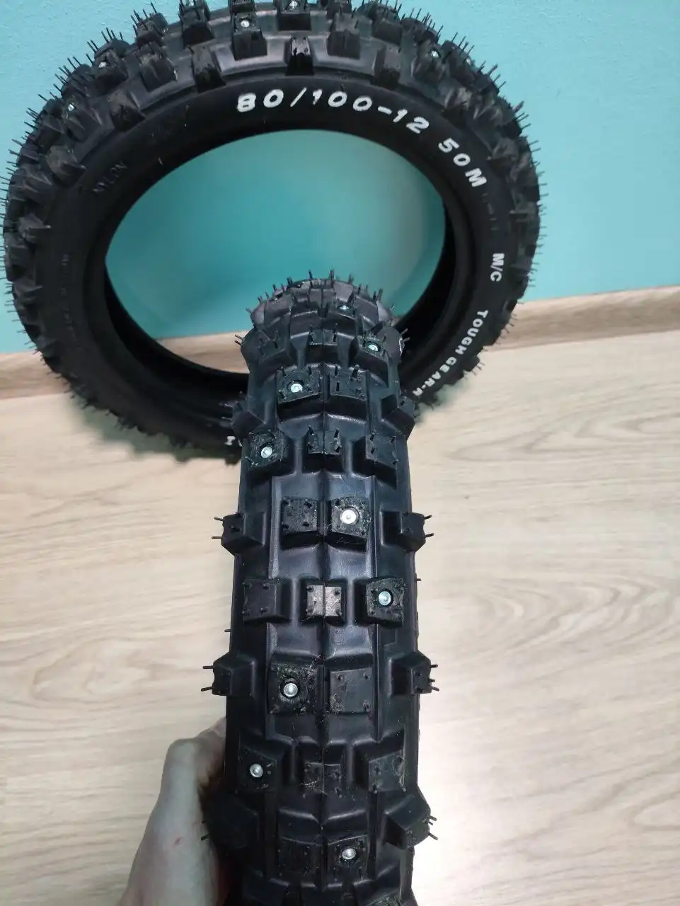 Зимние шипованные покрышки для электровелосипеда