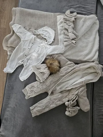 Вязаный комплект на выписку новорожденного - Товары для детей в Казань