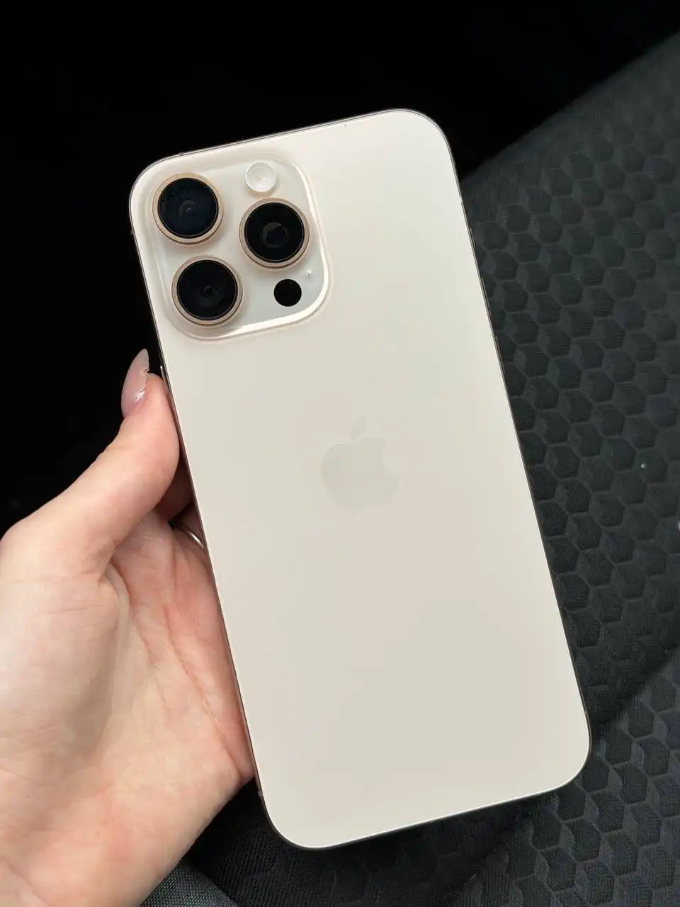 Продам iPhone 16 Pro Max 512GB