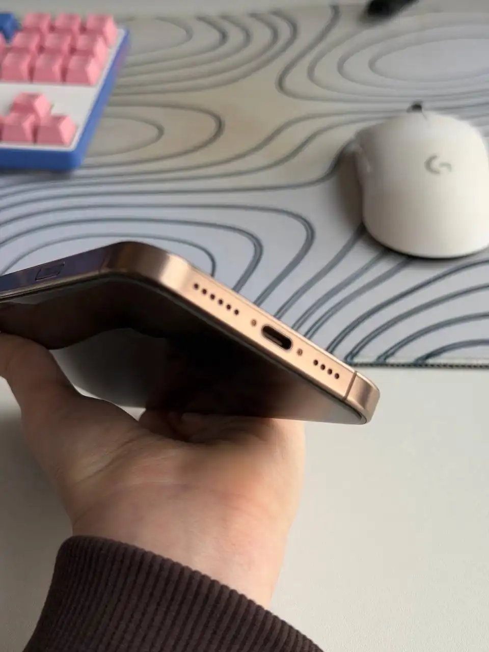 Продам iPhone 16 Pro Max 512GB