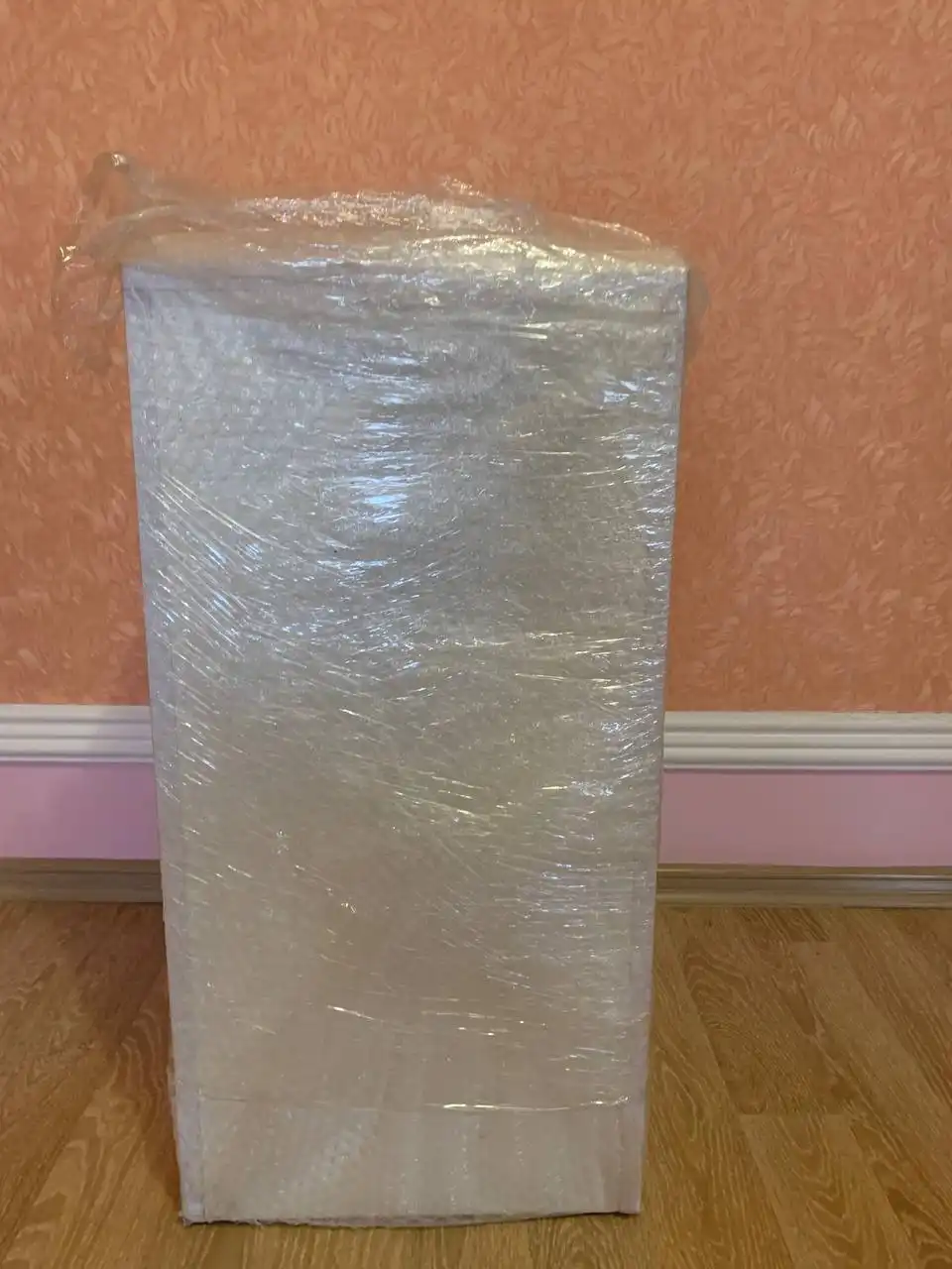 Продажа белого комода для салона красоты