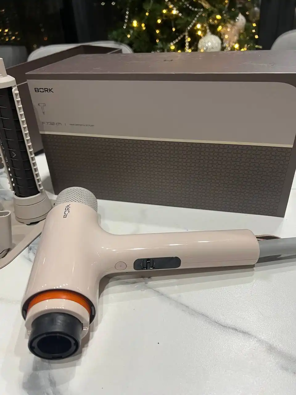 Продам фен-стайлер Bork