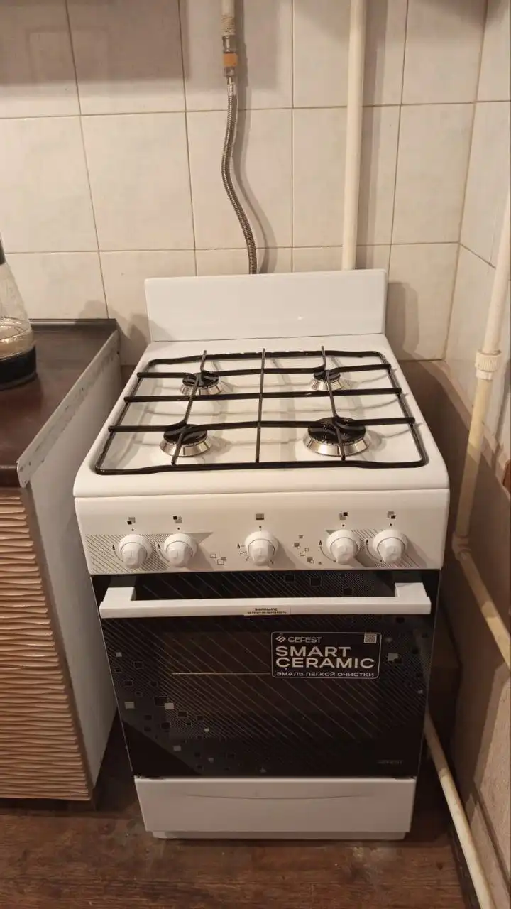 Продам новую газовую плиту Гефест