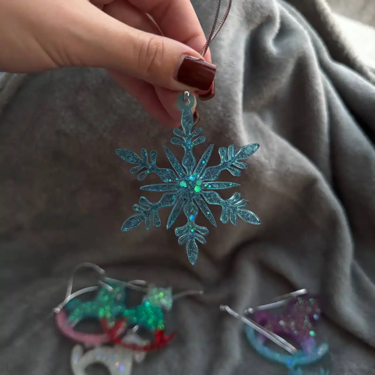 Елочные игрушки из эпоксидной смолы