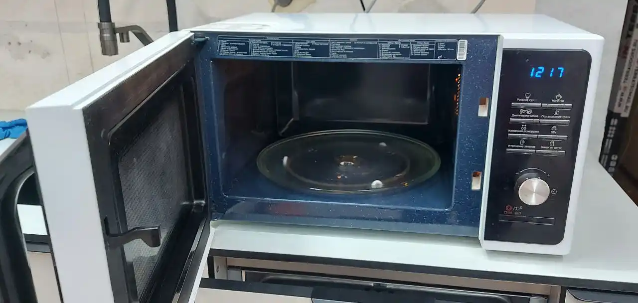 Продаю микроволновку Samsung