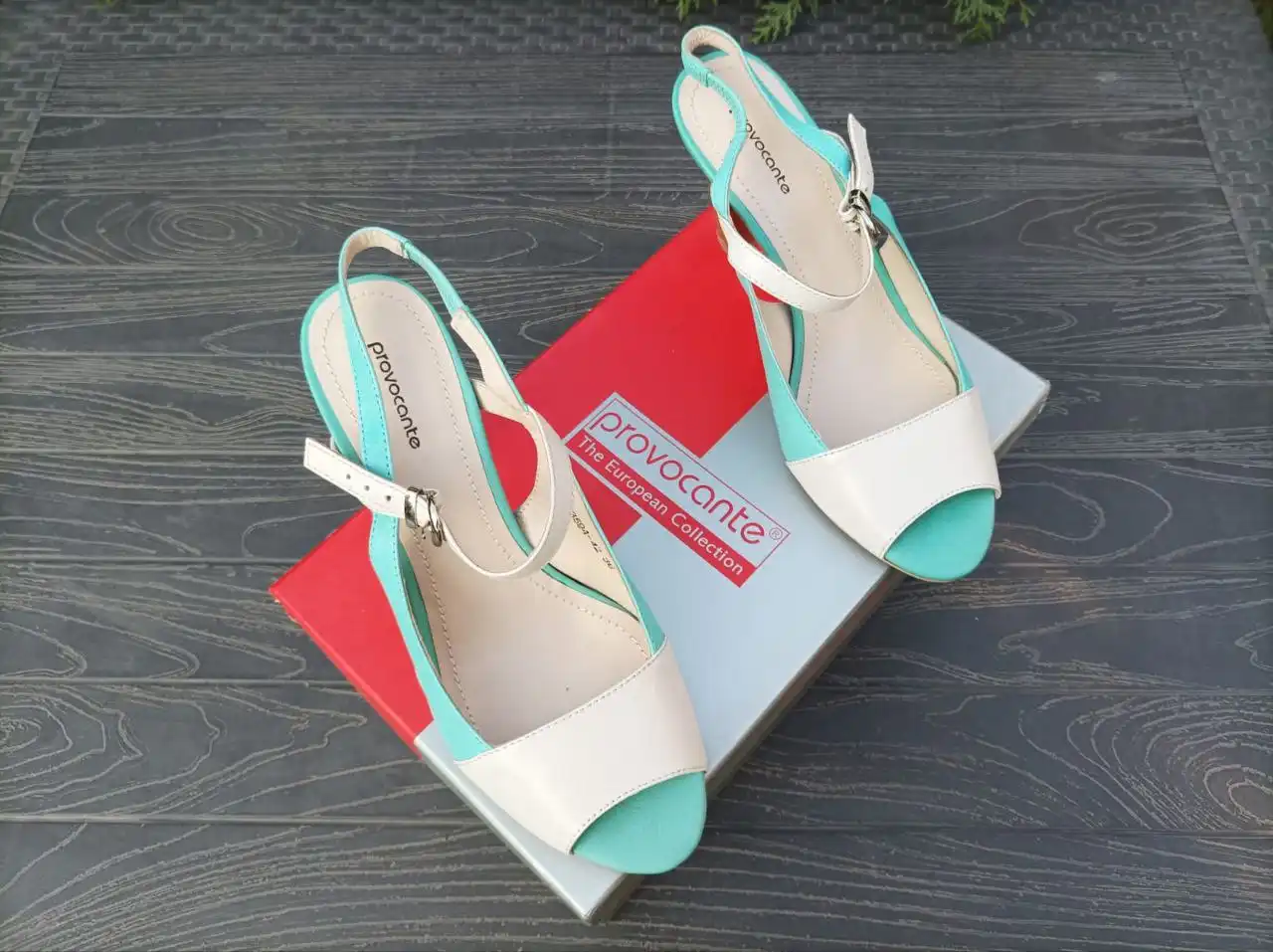 Продам новые босоножки 36 размера