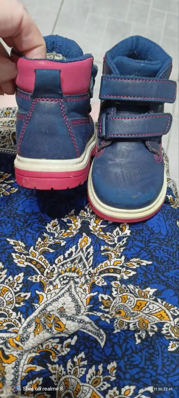 Отдам ботинки за яблоки