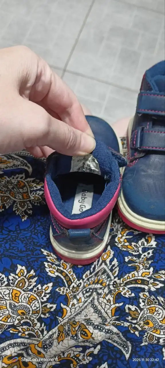 Отдам ботинки за яблоки