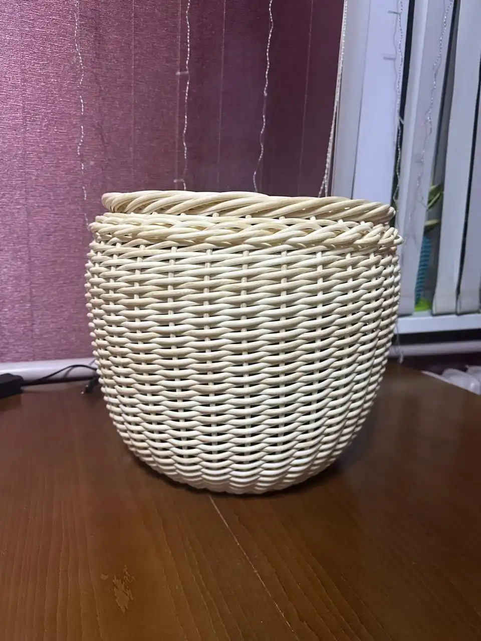 Продажа кашпо из ротанга разных объемов