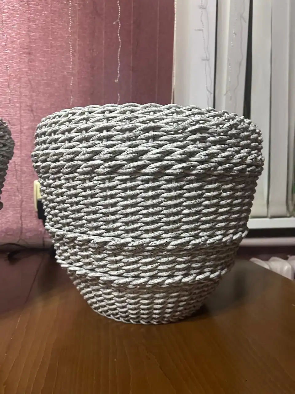 Продажа кашпо из ротанга разных объемов