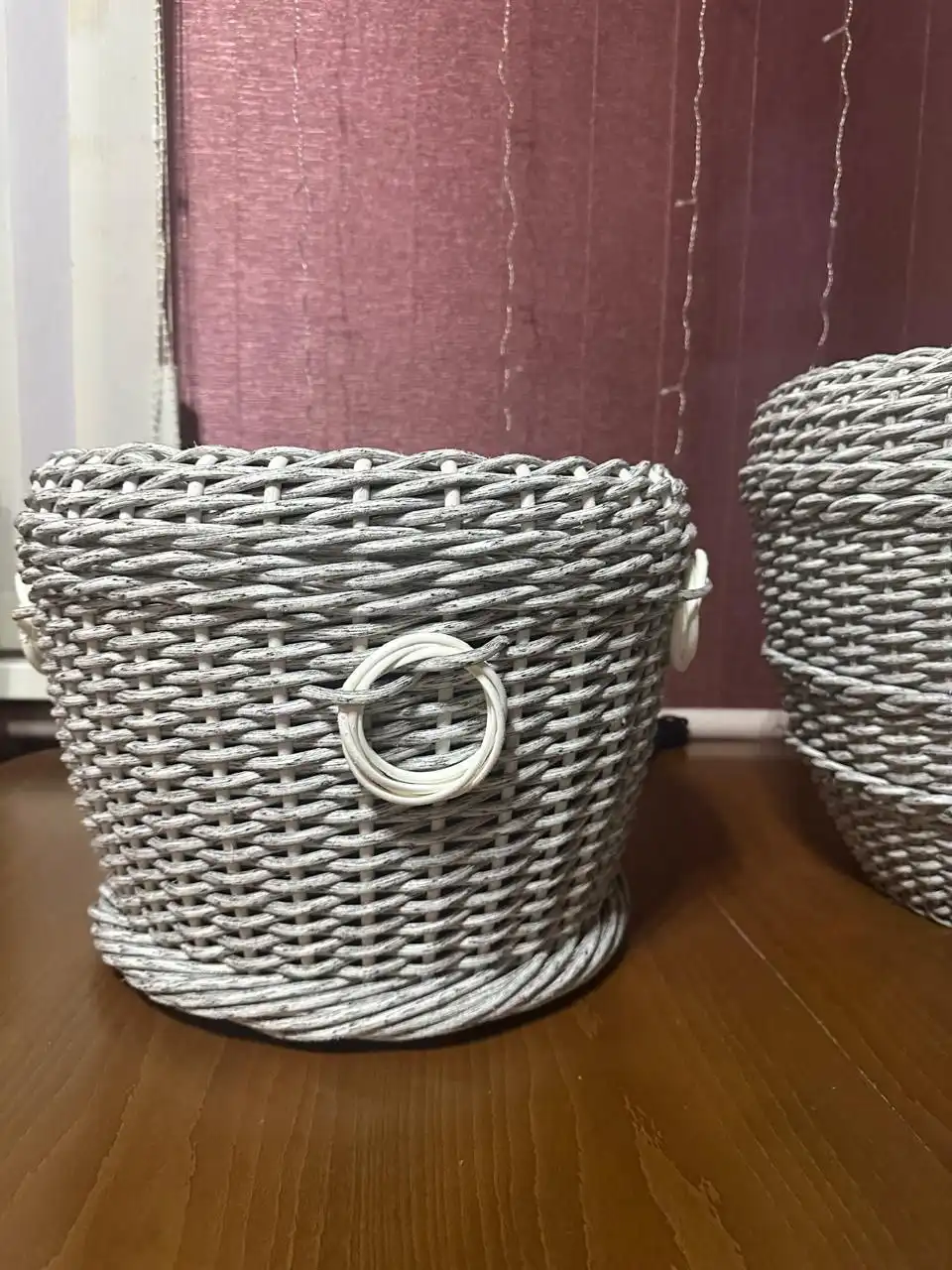 Продажа кашпо из ротанга разных объемов