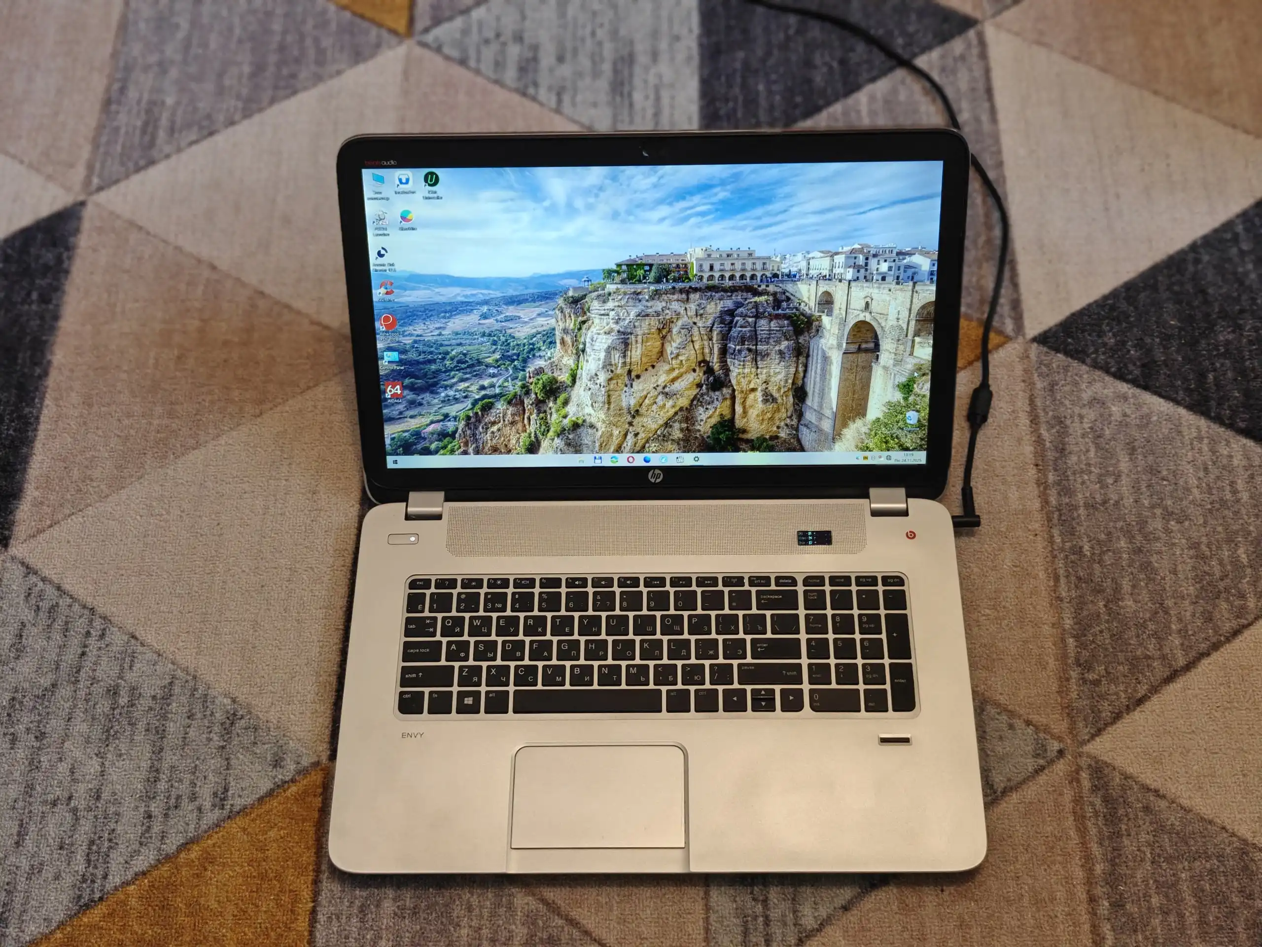 Ноутбук HP Envy 17