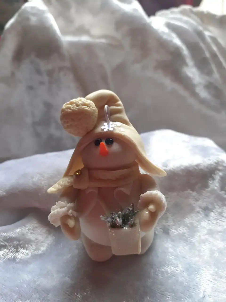 Новогодние игрушки и цветы ручной работы из холодного фарфора