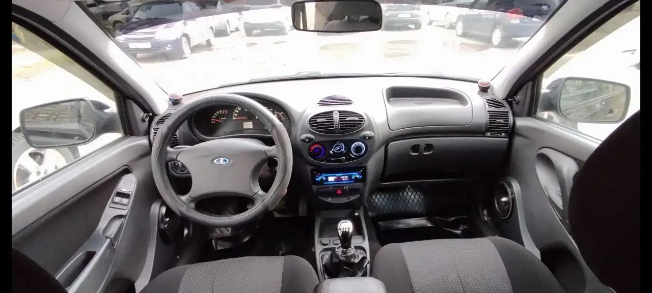 Продам Лада Калина 1.6 2013 года