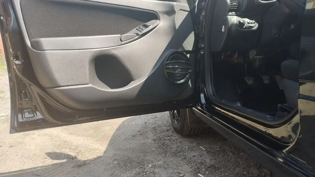 Продам Лада Калина 1.6 2013 года