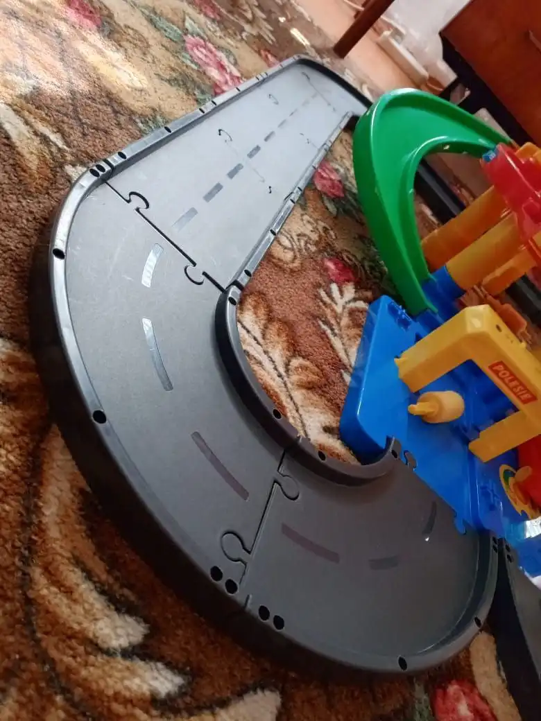 Продажа парковки с лифтом и дорогой