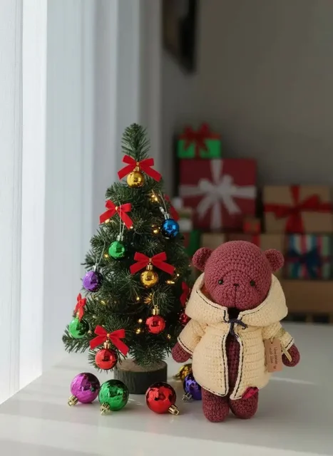 Вязаный медвежонок ручной работы в пальто - Хобби и отдых в Ставрополь