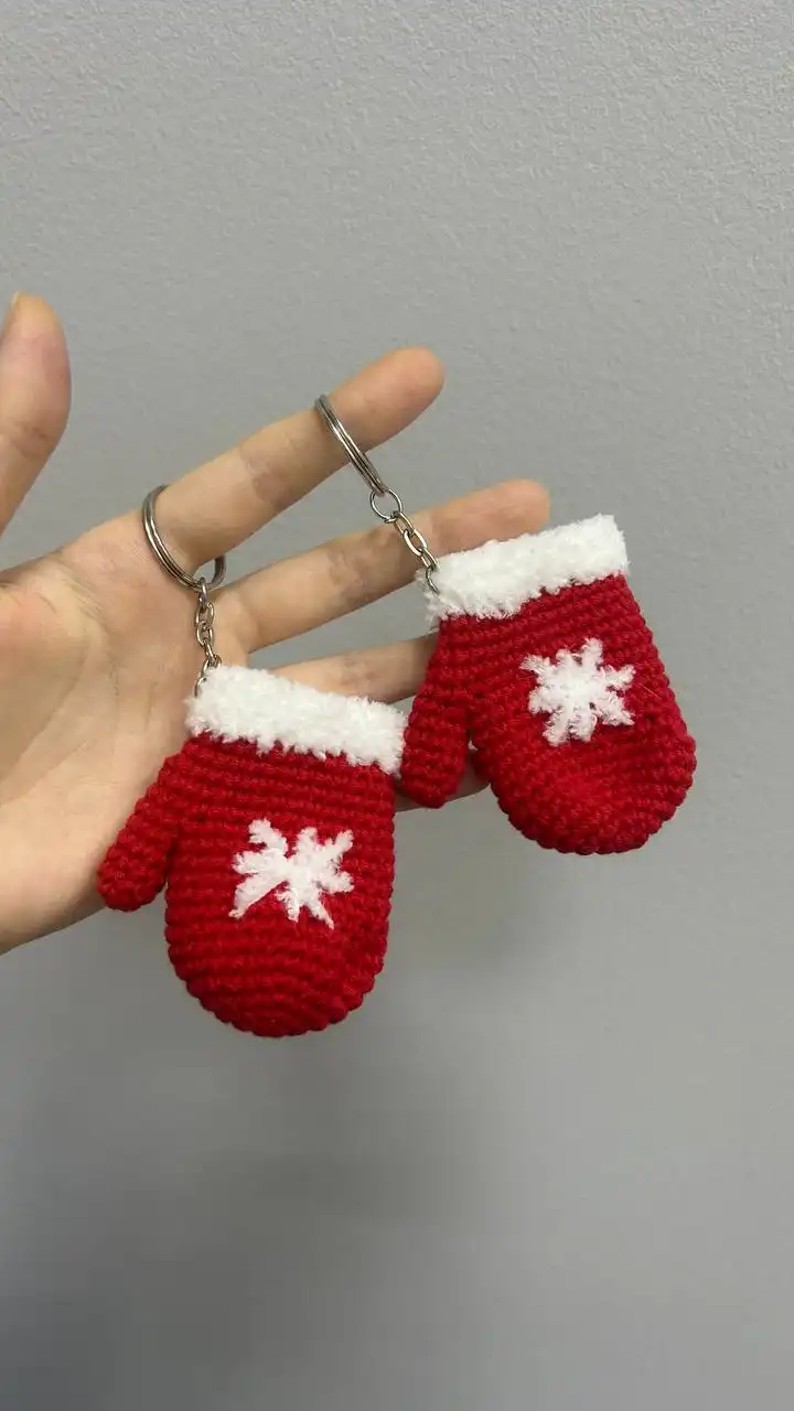 Вязаные игрушки ручной работы к Новому году