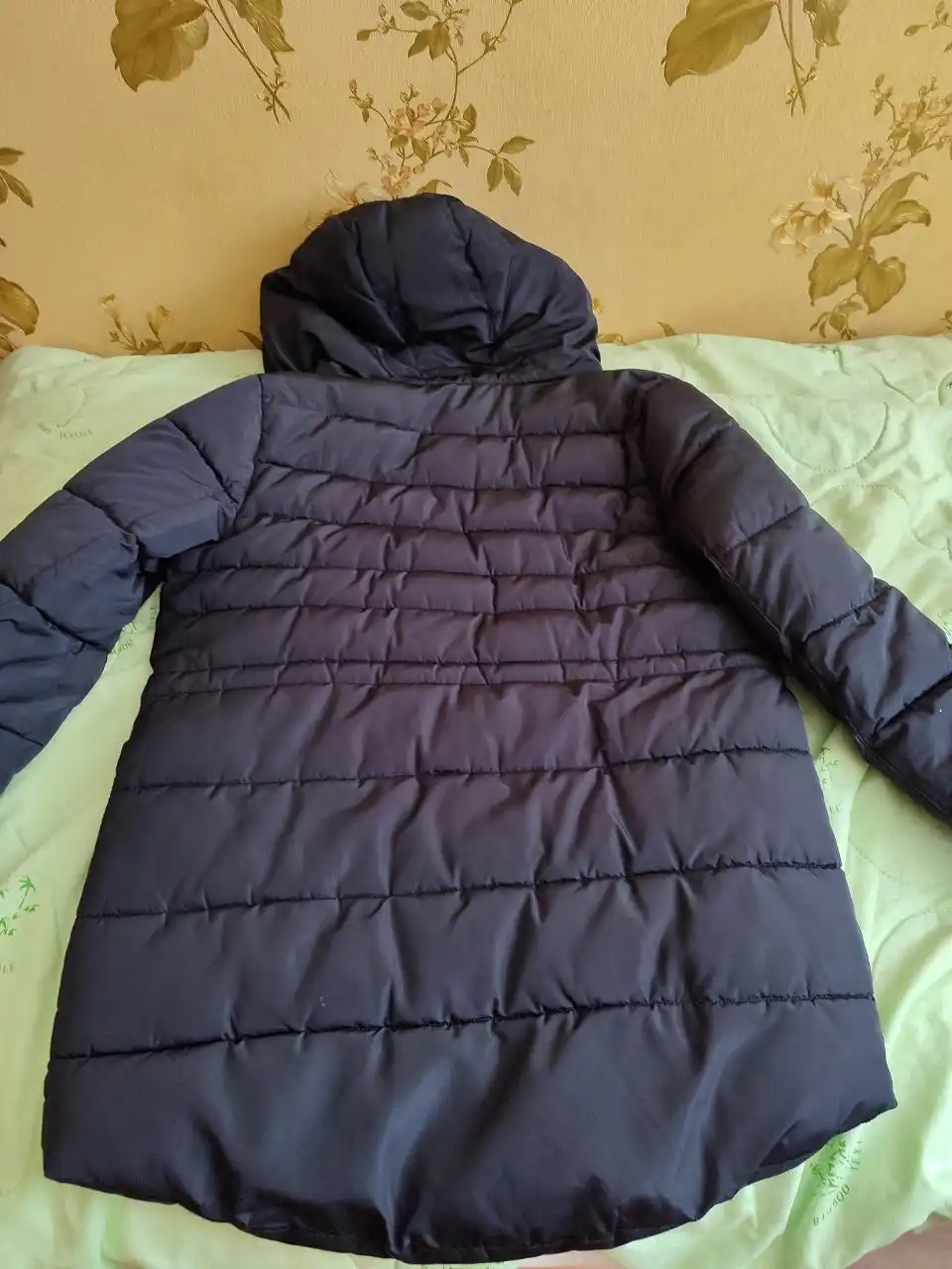 Продам зимнюю женскую куртку