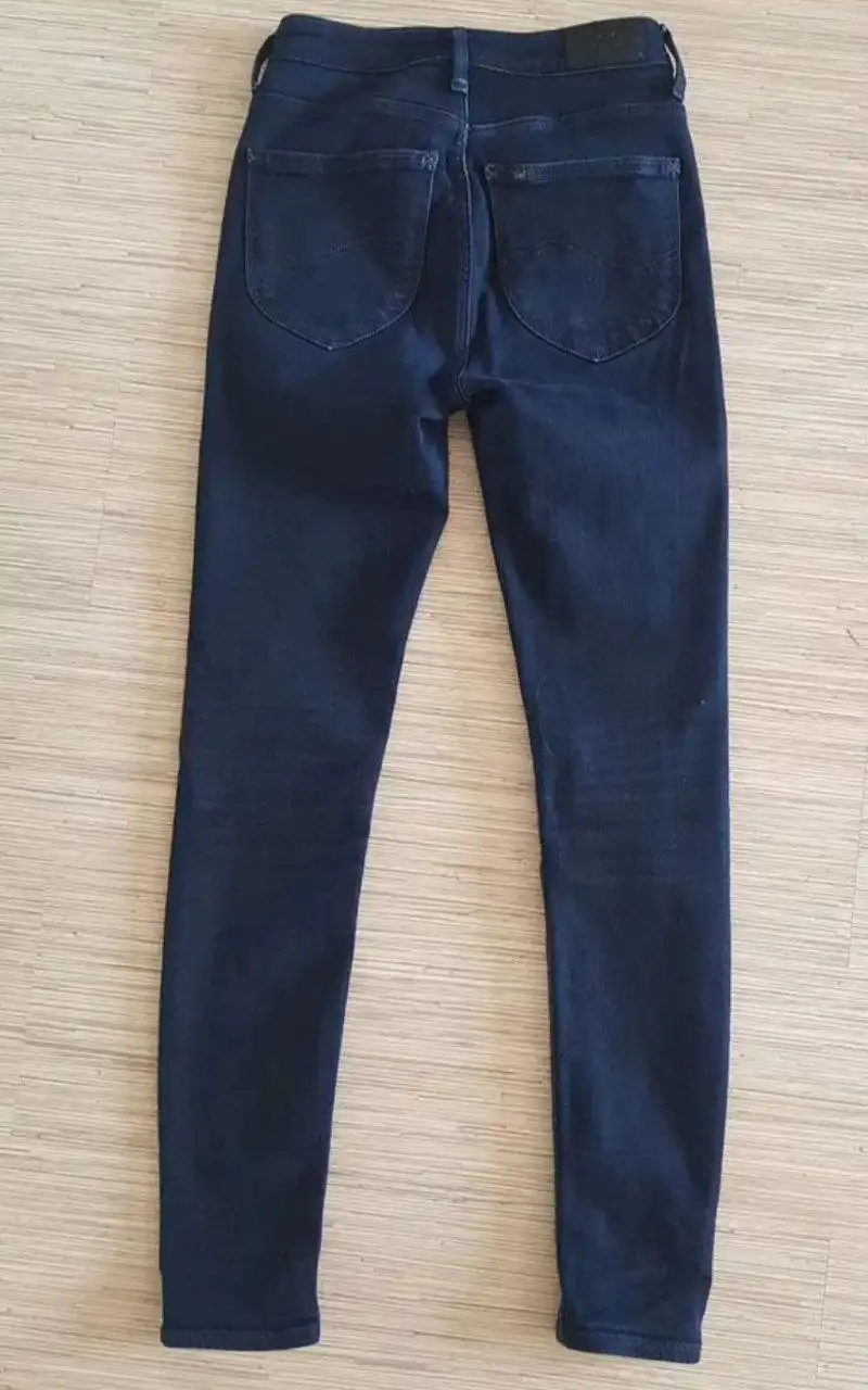 Продам женские джинсы Lee