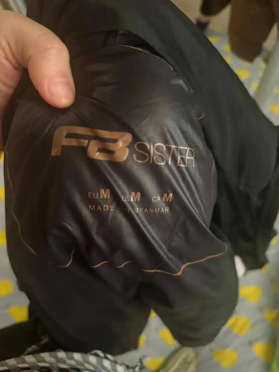 Продам теплые куртки 48 размера - Верхняя одежда (Одежда) в Ставрополь