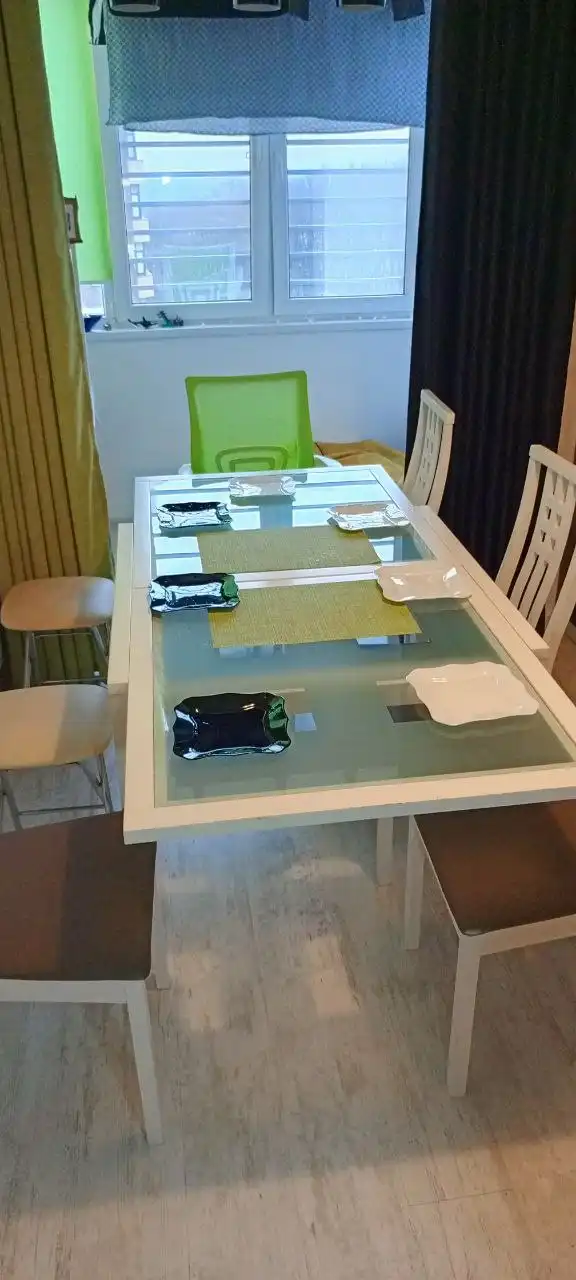 Продажа стола и 4 стульев - Мебель (Для дома и дачи) в Ставрополь