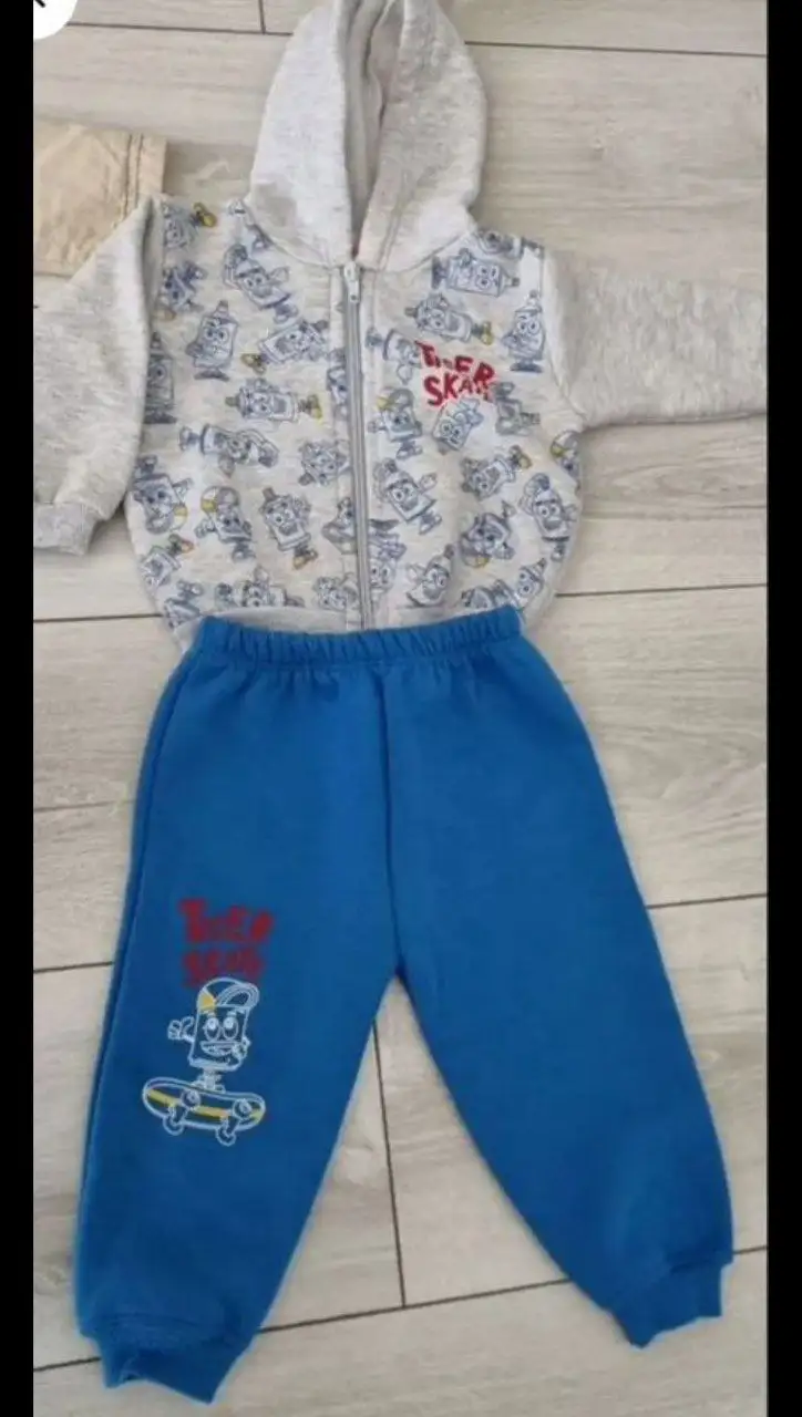 Утеплённые костюмы размер 74 - Детская одежда (Одежда) в Ставрополь