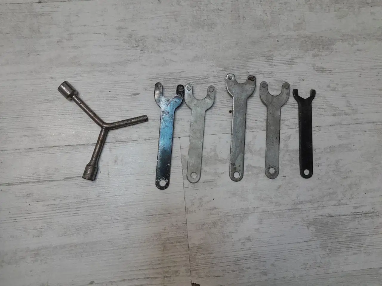 Продажа ключей и инструментов - Барахолка в Ставрополь