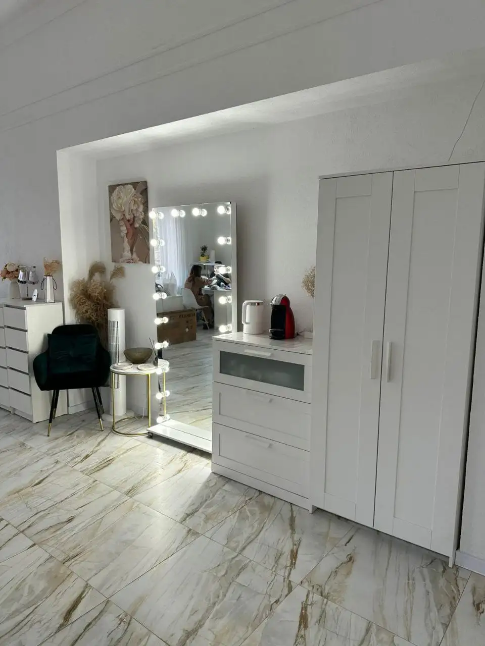 Сдается оборудованное рабочее место для мастера маникюра/педикюра - Аренда рабочих мест (Услуги) в Ставрополь