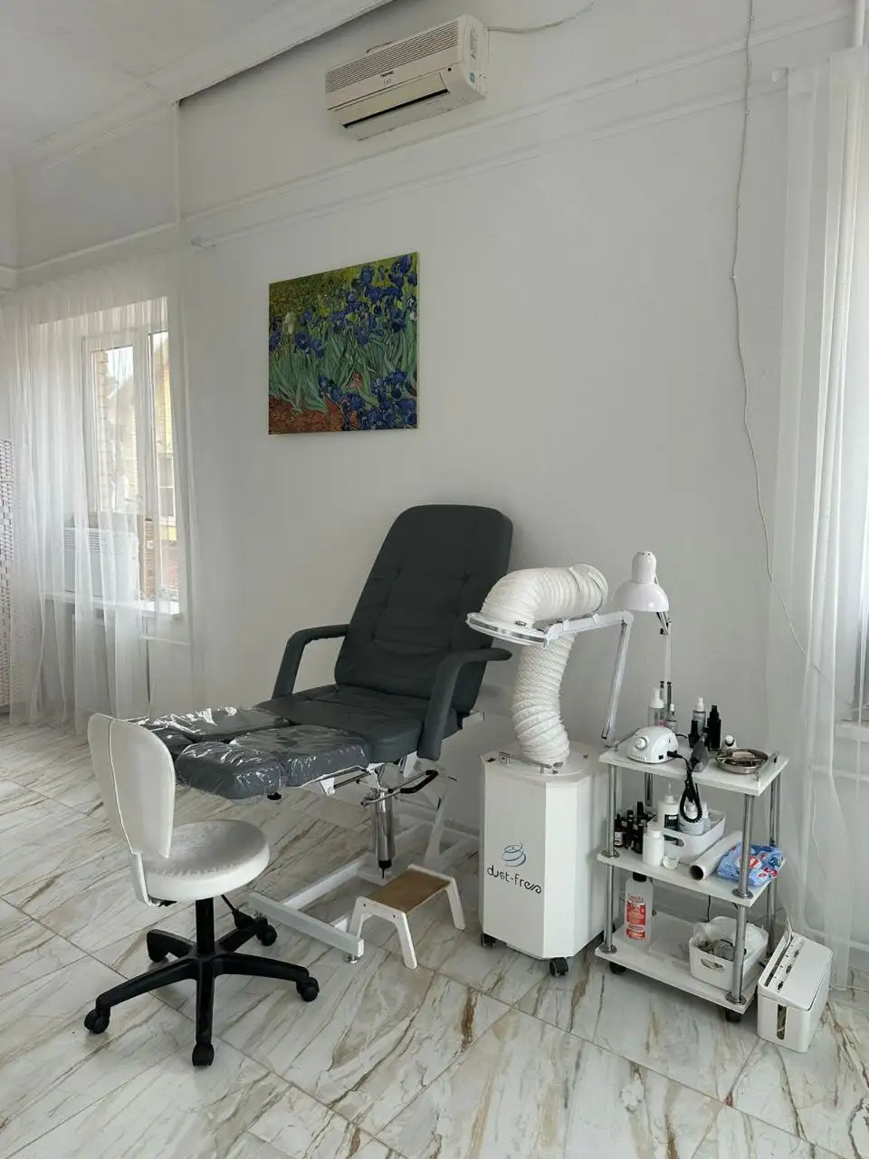 Сдается оборудованное рабочее место для мастера маникюра/педикюра - Аренда рабочих мест (Услуги) в Ставрополь