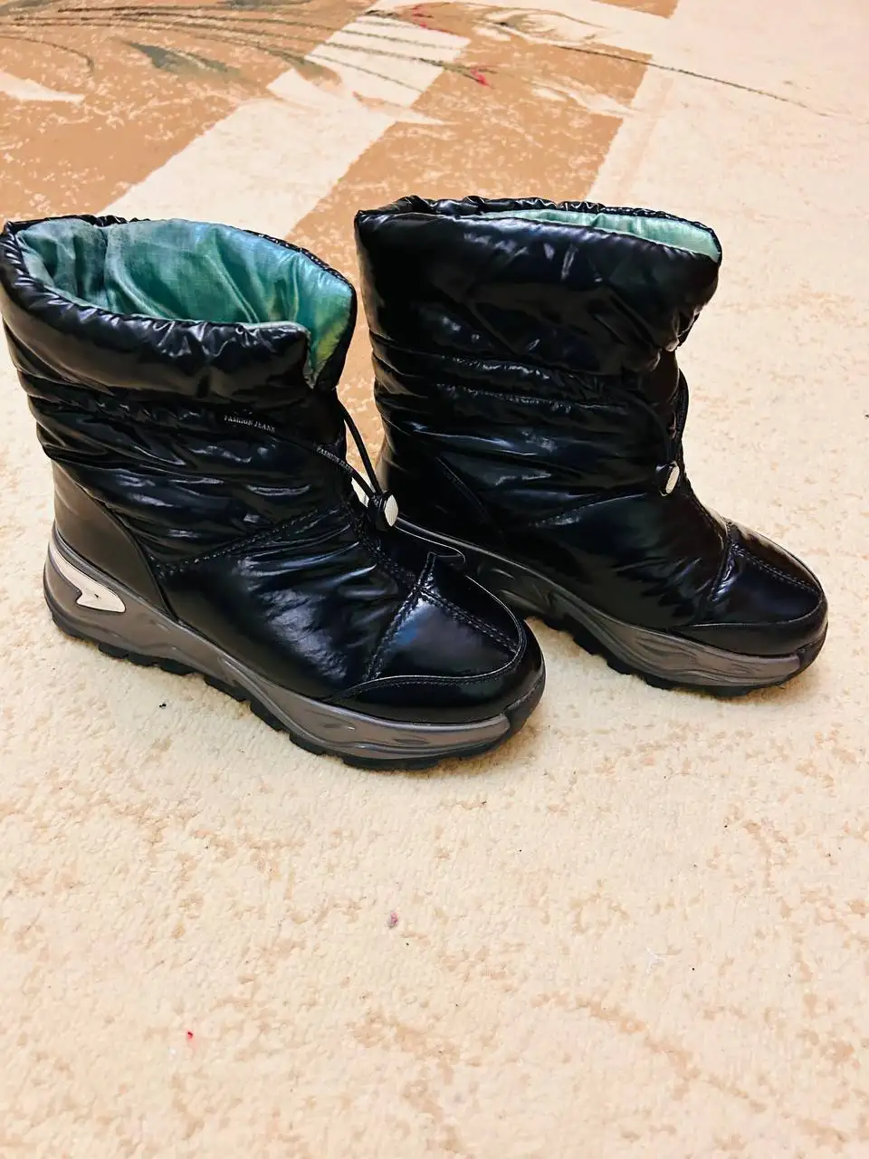 Ботинки зимние в идеальном состоянии размер 35 - Обувь (Одежда) в Ставрополь