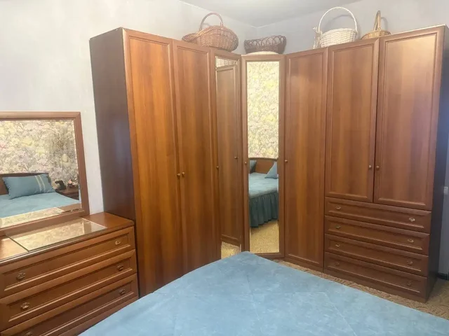 Продам вместительный спальный гарнитур - Растения в Ставрополь