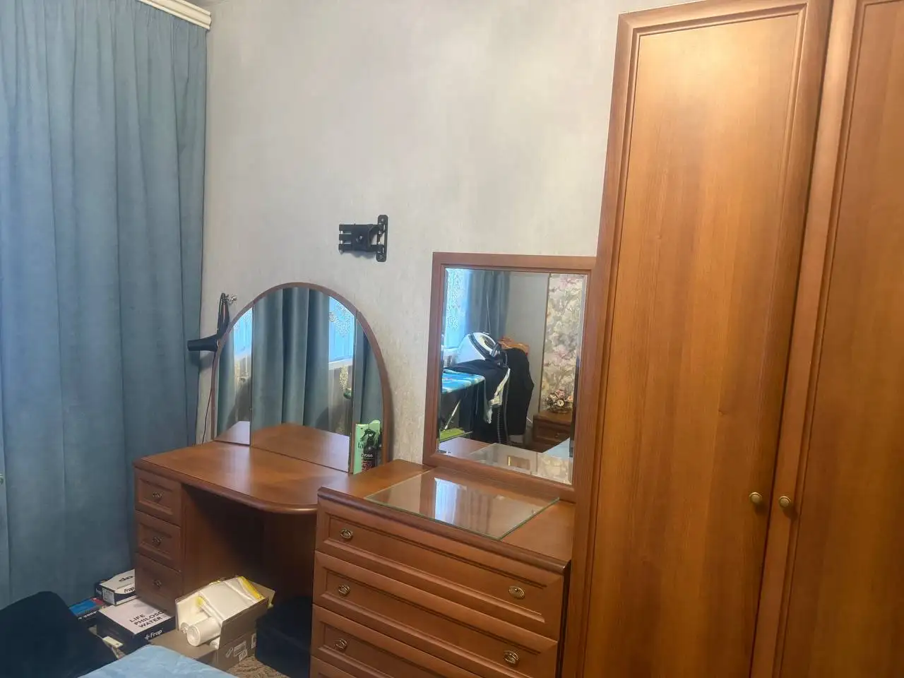 Продам вместительный спальный гарнитур - Мебель (Для дома и дачи) в Ставрополь