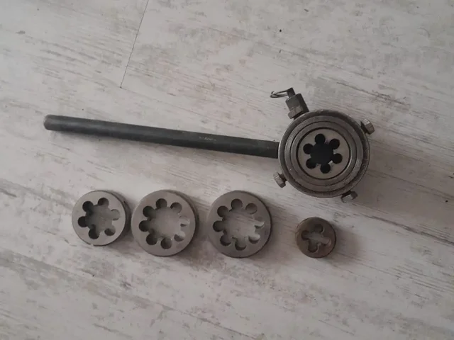 Трещотка для плашек с трубной резьбой - Кузовные детали в Ставрополь