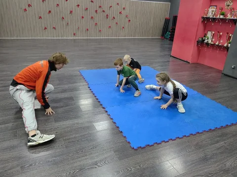 Занятия танцевальной акробатикой для детей в Михайловске - Услуги в Михайловск