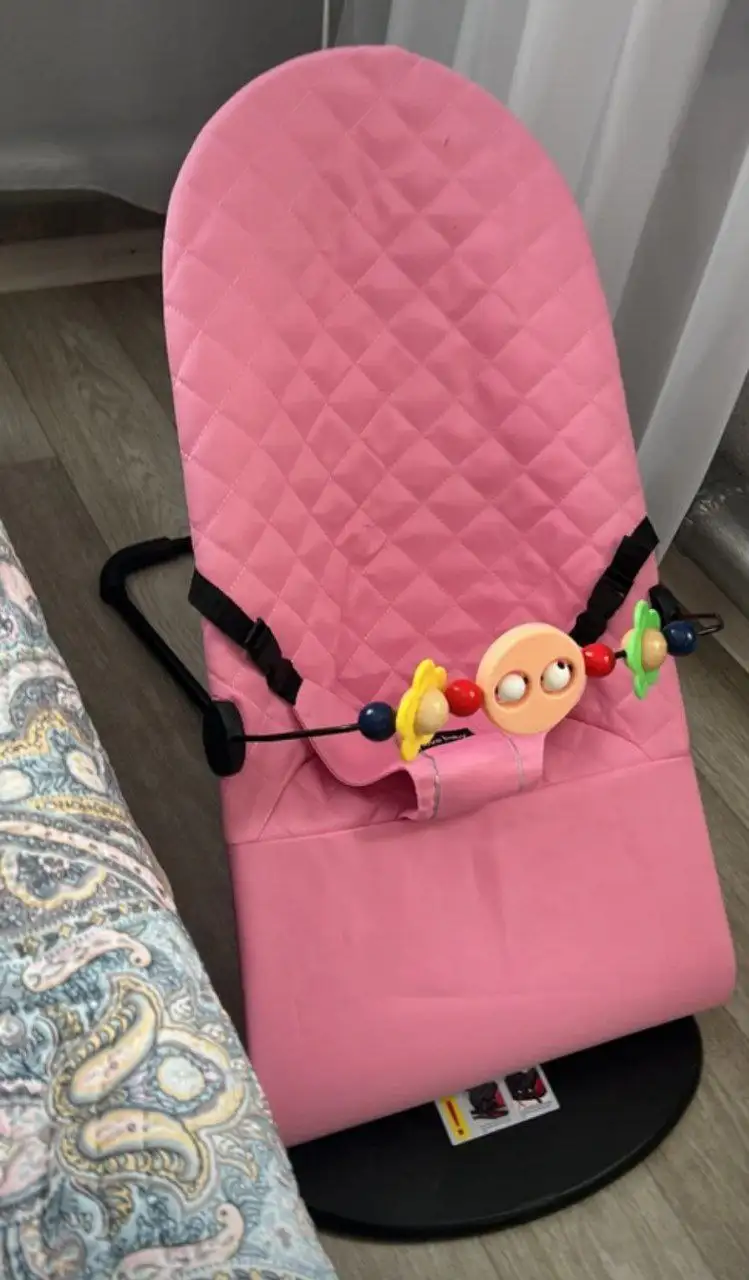 Продажа двух шезлонгов розового и бирюзового цвета - Садовые товары (Для дома и дачи) в Ставрополь