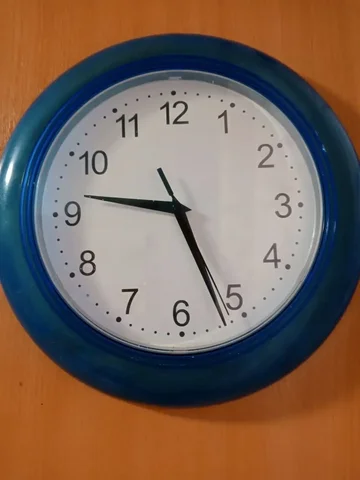 Часы требуют ремонта - Электроника в Ставрополь