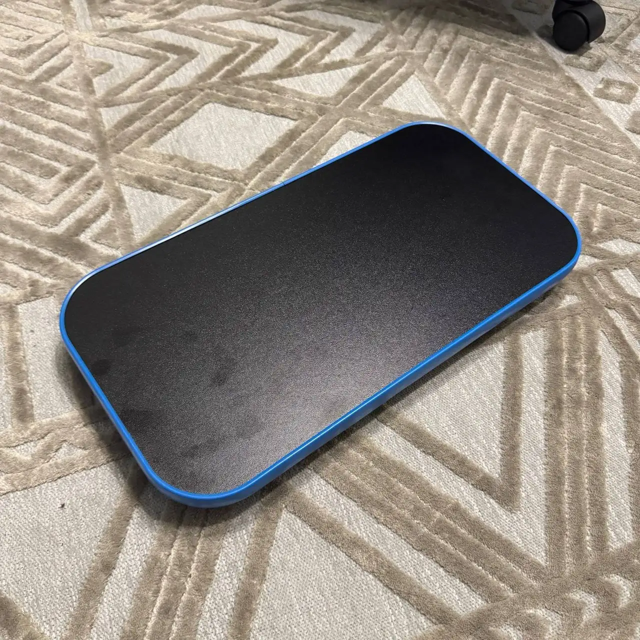 Подставка для ПК новая от игрового стола - Компьютерные аксессуары (Электроника) в Ставрополь