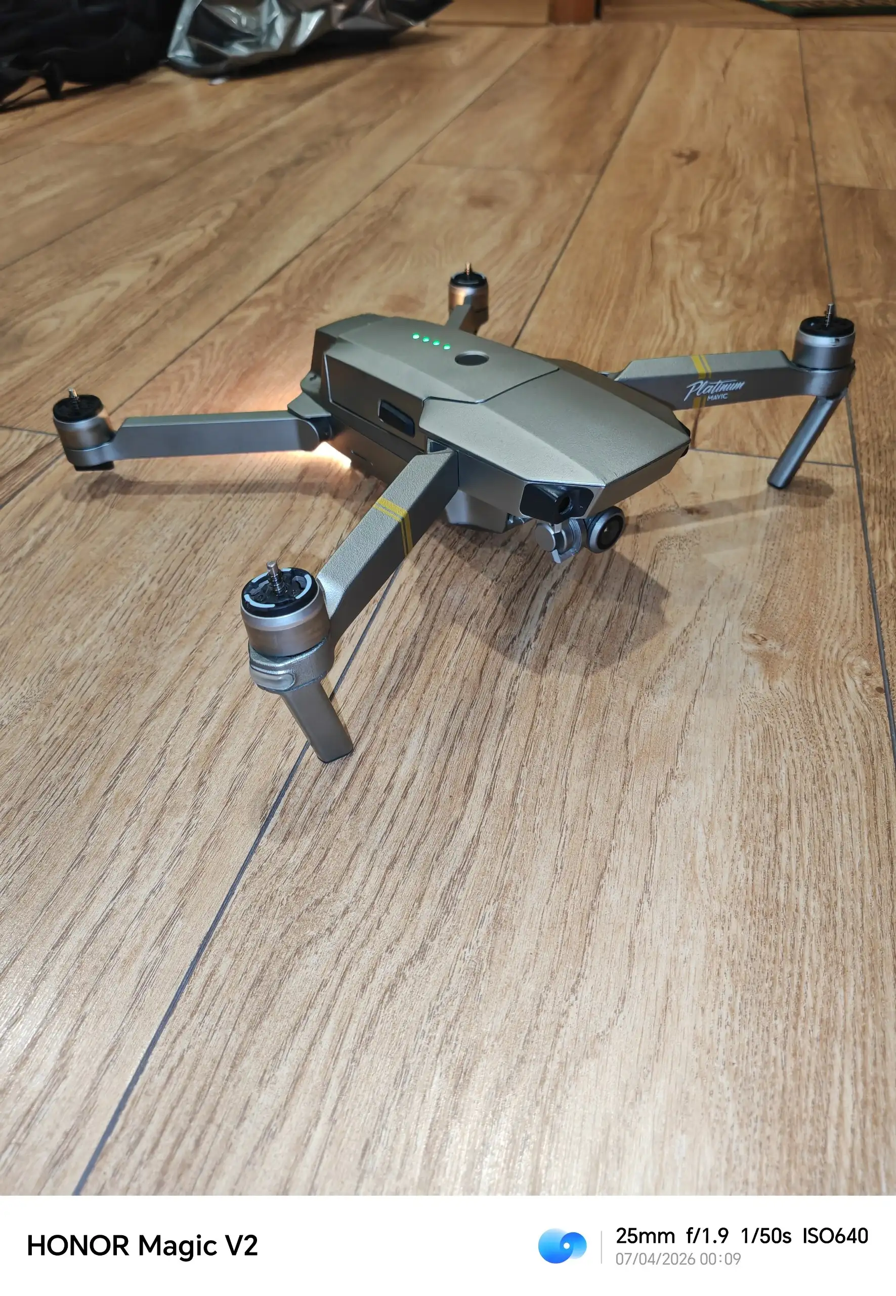 Продам DJI Mavic Pro Platinum с комплектом Fly More Combo - Дроны и квадрокоптеры (Электроника) в Ставрополь