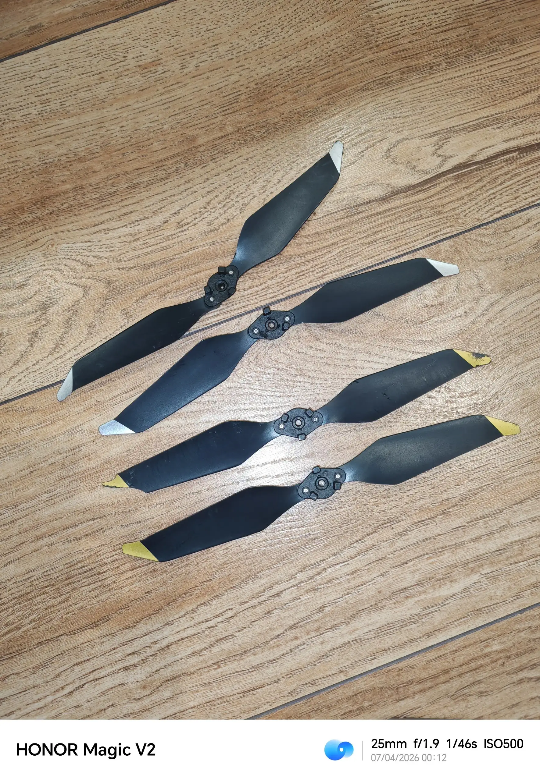 Продам DJI Mavic Pro Platinum с комплектом Fly More Combo - Дроны и квадрокоптеры (Электроника) в Ставрополь