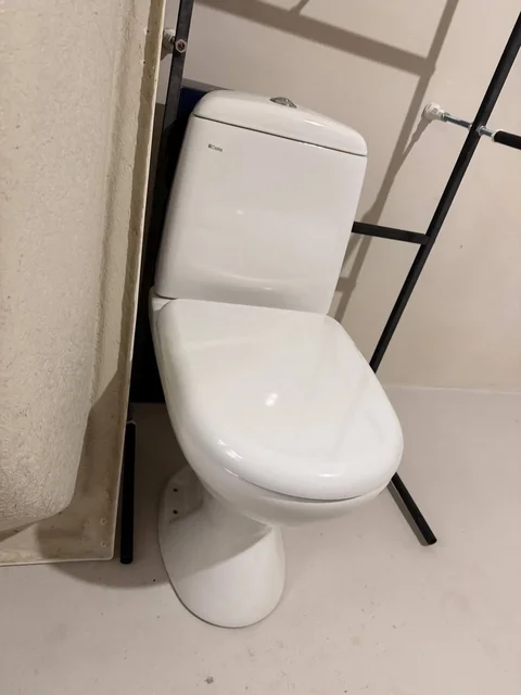 Исправный унитаз для временной установки - Мебель в Ставрополь