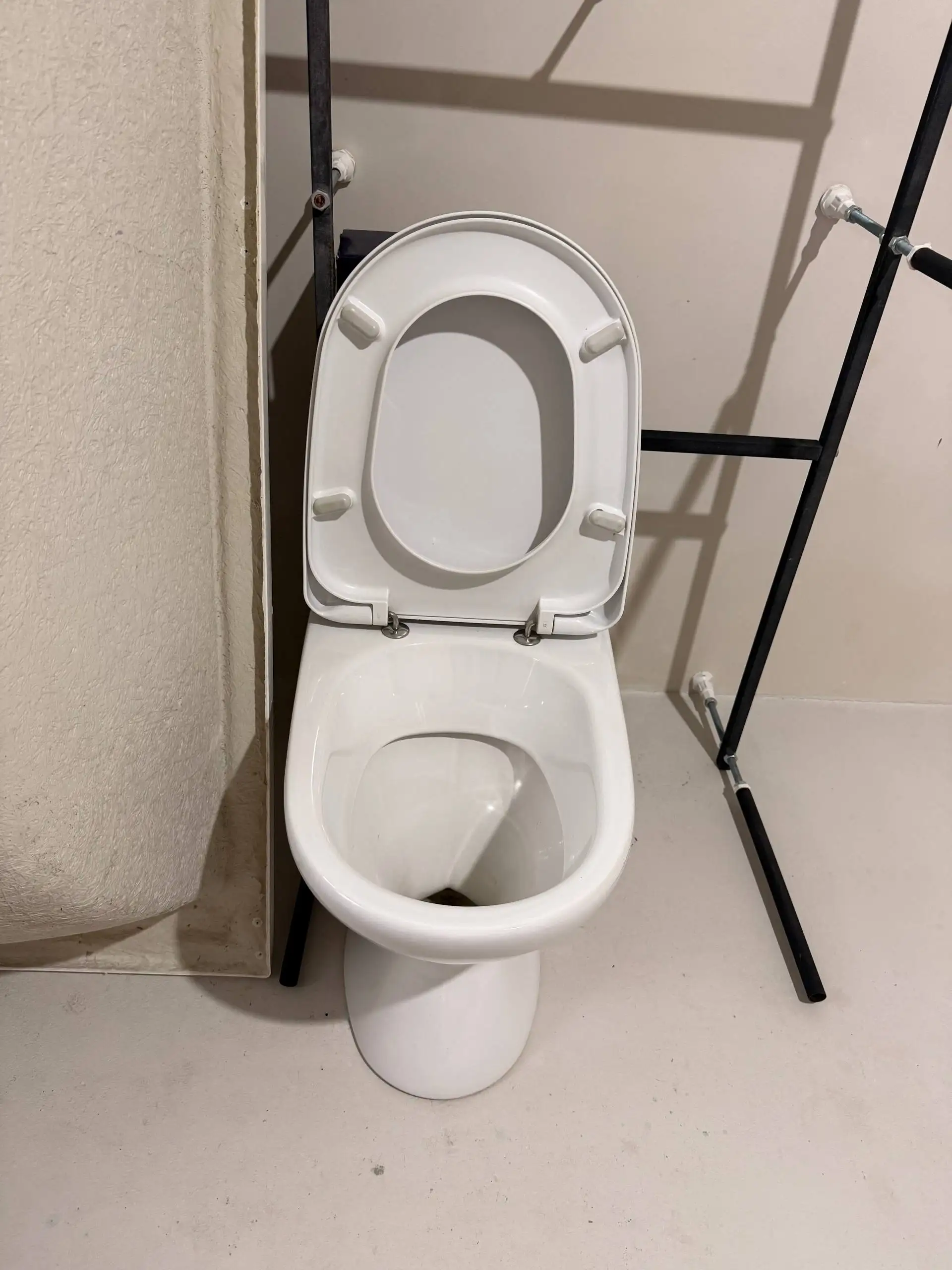 Исправный унитаз для временной установки - Сантехника (Для дома и дачи) в Ставрополь