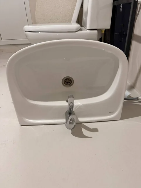 Раковина со смесителем и сифоном (без ножки) - Мебель в Ставрополь